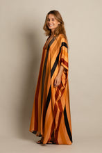 Load image into Gallery viewer, QUÉNIA STRIPES KAFTAN
