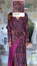 Load image into Gallery viewer, Patterned Dress in Velvet
