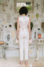 Load image into Gallery viewer, Vest with gold
